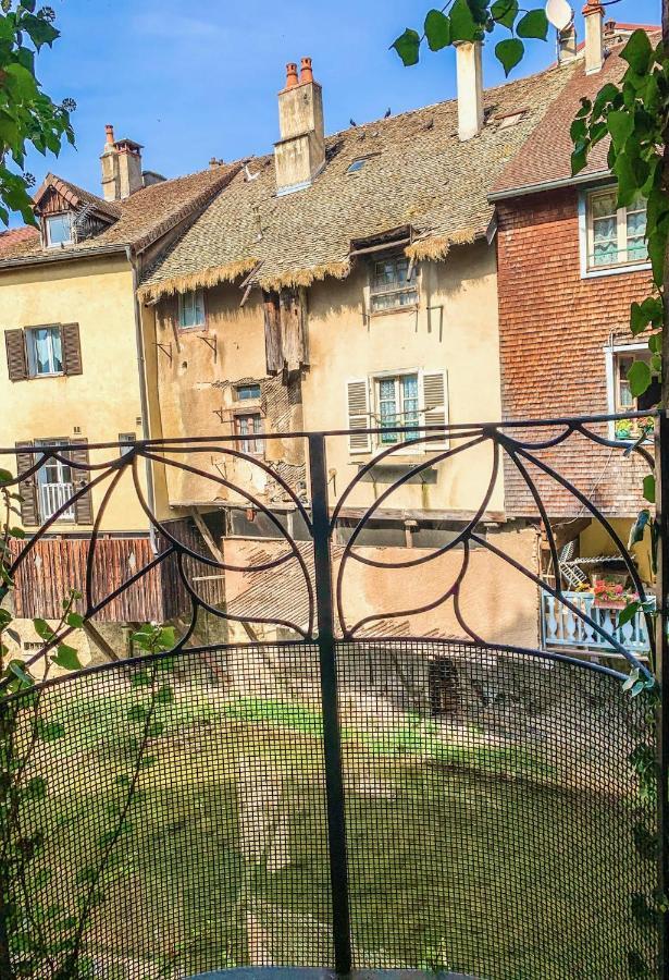 Les Volets Rouges Bed & Breakfast Arbois Dış mekan fotoğraf